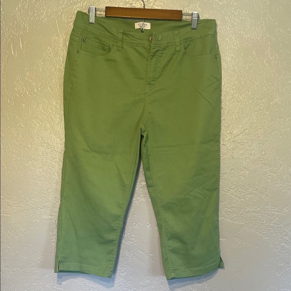 Green Women's Capris